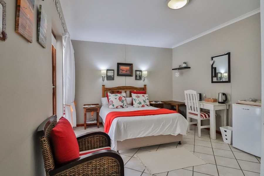 7 Bedroom Property for Sale in Country Club Western Cape